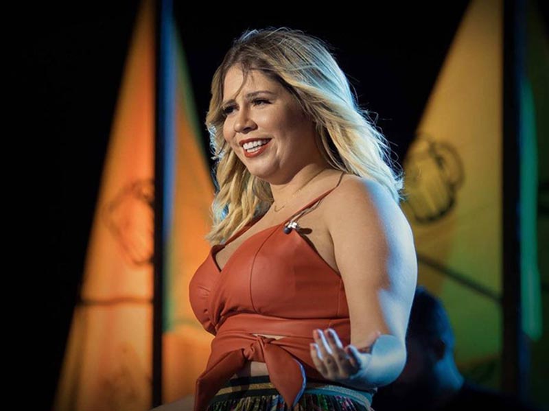 Marília Mendonça morre em queda de avião em Minas Gerais