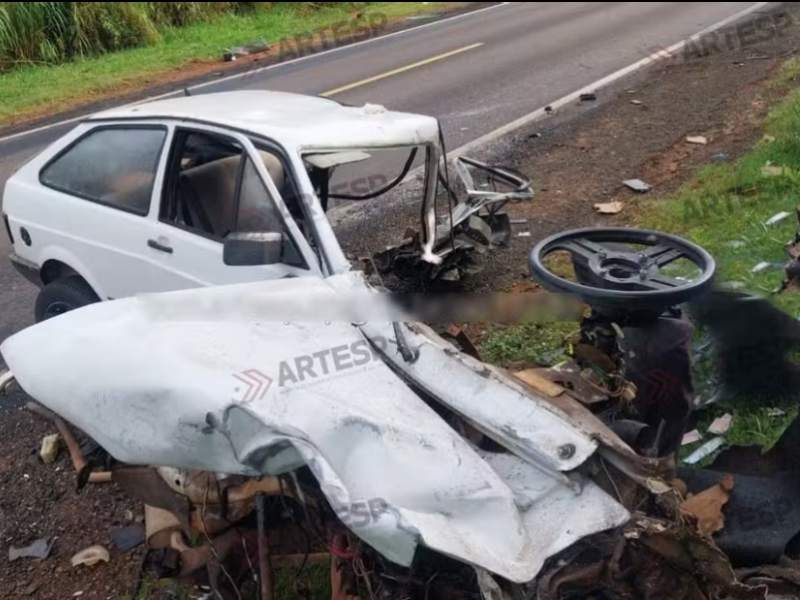 Motorista morre e outro fica ferido após colisão frontal na SP-255 em São Manuel