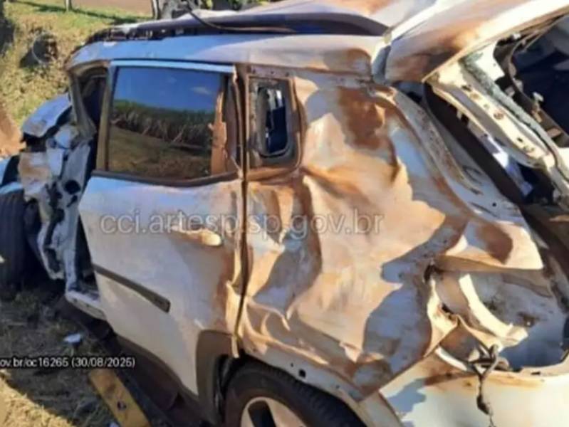 Casal de Campo Grande/MS morre após capotar veículo na Raposo Tavares, em Paraguaçu Paulista