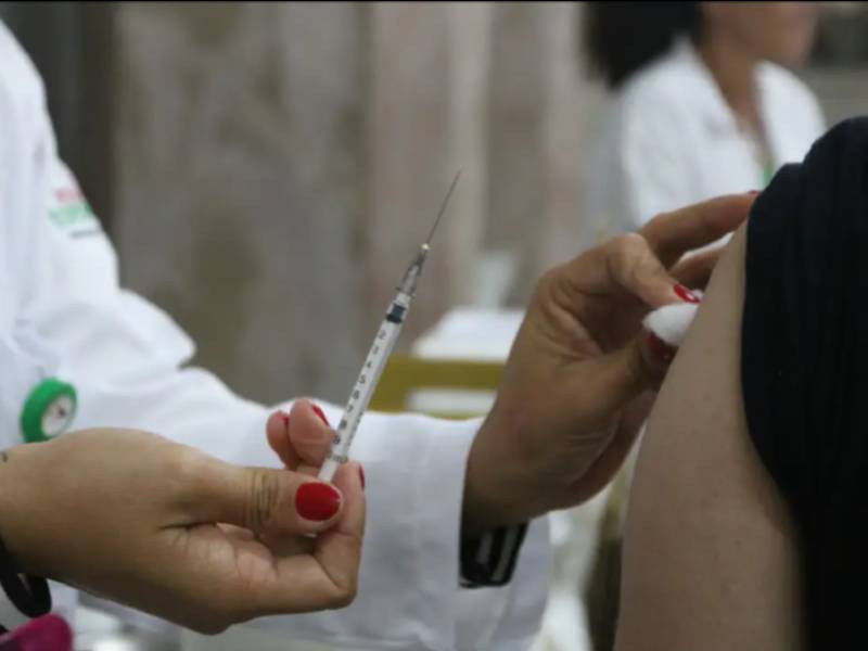 Vacina contra a covid-19 protege gestantes de complicações