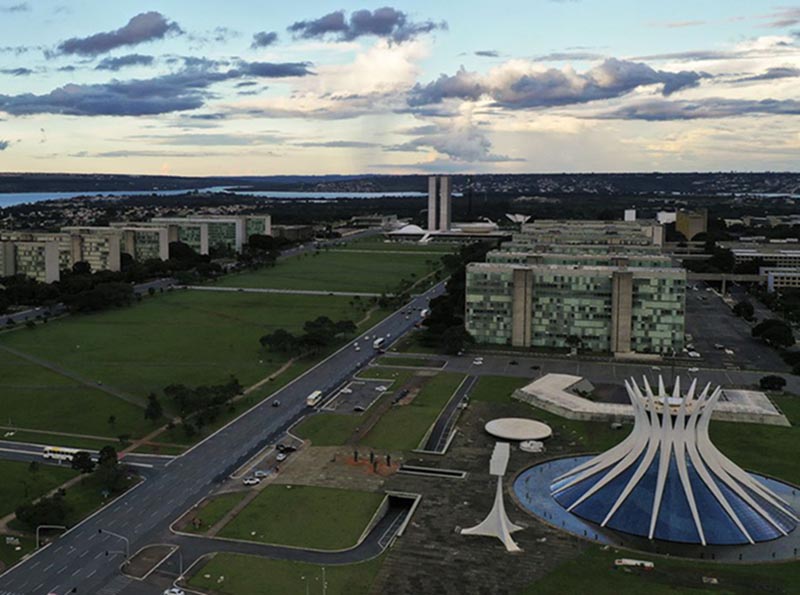 Governo define a próxima sexta-feira como ponto facultativo