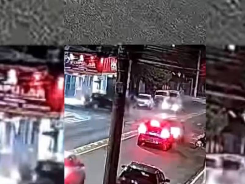Motociclista fica ferida após bater contra carro em Tupã