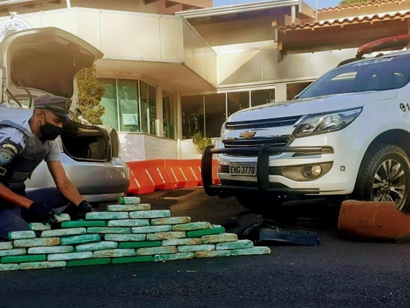 Polícia Rodoviária apreende carregamento de maconha em Marília