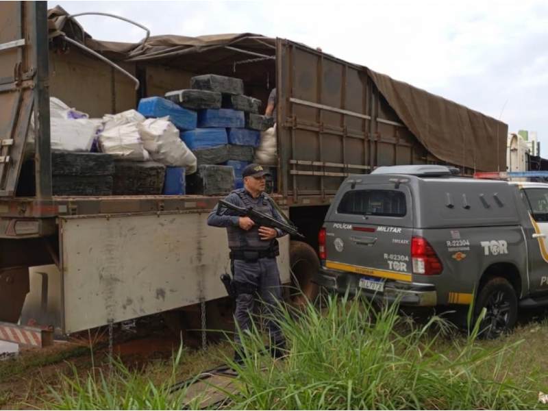 Polícia Rodoviária apreende mais de 2 toneladas de maconha em Oriente