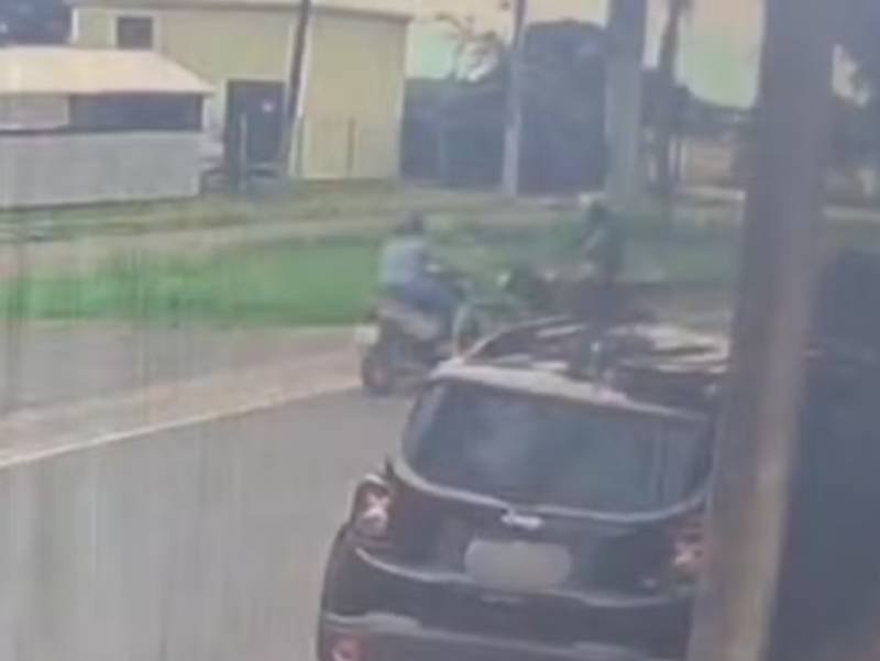 Motociclistas ficam feridos após baterem de frente em rua em Ourinhos