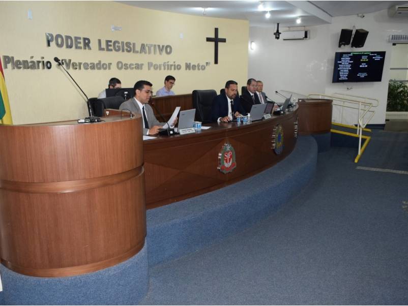 Câmara aprova projetos da Mesa Diretora e rejeita vetos do Prefeito Antian