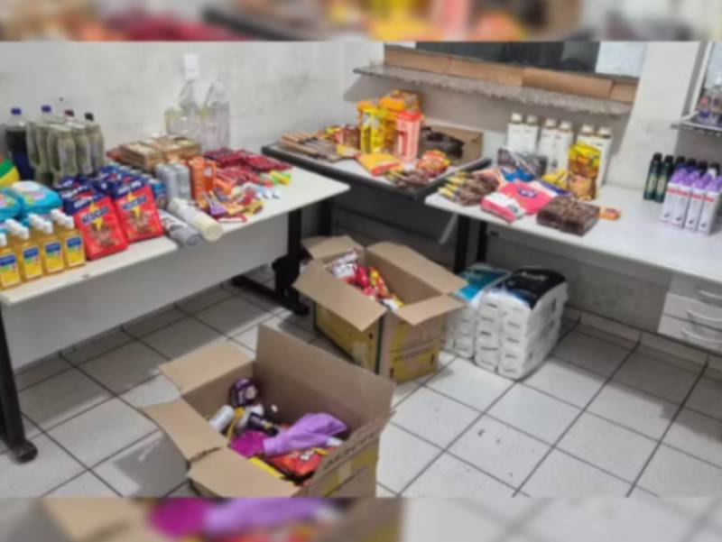 Funcionários são presos com produtos furtados de supermercado em Marilia
