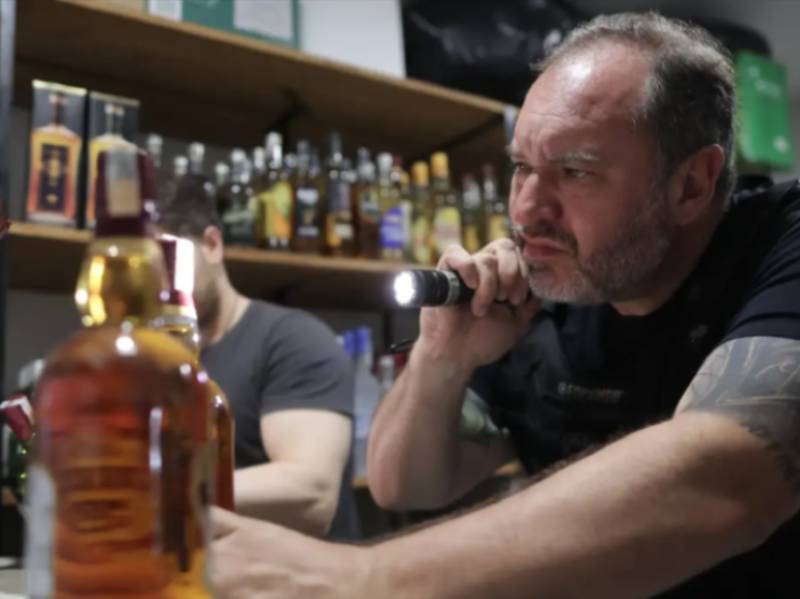 Carnaval: metanol em bebidas liga sinal de alerta nos estados