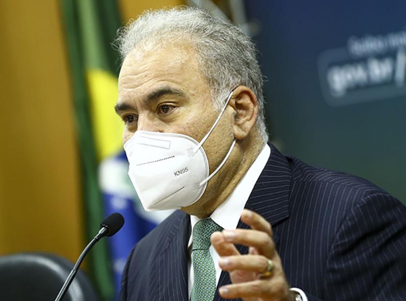 Governo reduz para 7 dias isolamento de pacientes com covid-19