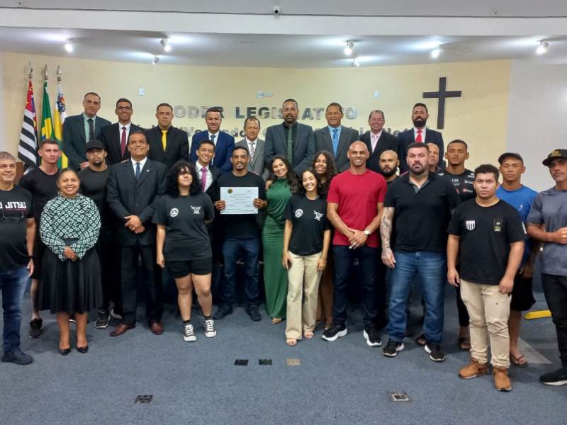 Câmara parabeniza o atleta Diego dos Anjos por conquista de título de MMA em são Pedro do Turvo