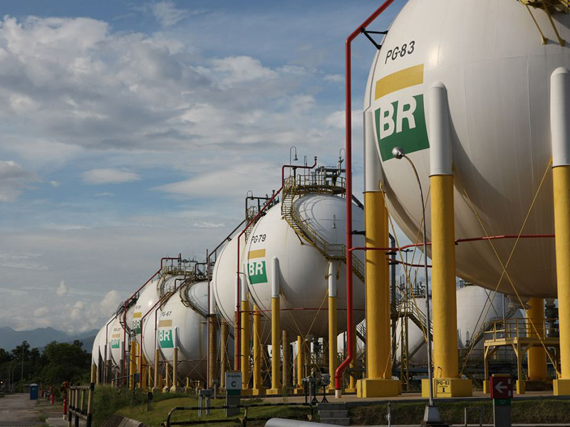 Petrobras anuncia aumento de 39% no gás natural para distribuidoras
