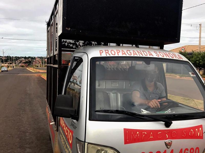 Empresário anuncia promoção de caixões para conscientizar sobre uso de máscaras em Assis