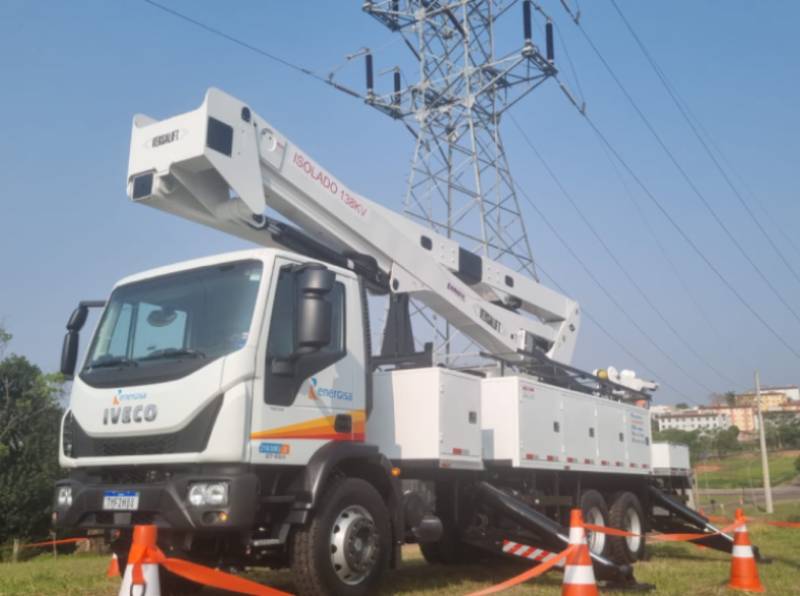 Energisa investe R$ 2,6 milhões em novo caminhão para operação em linhas de alta tensão