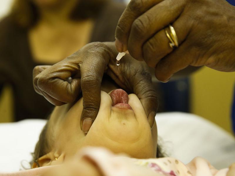 Campanha alerta para ameaça de retorno da paralisia infantil