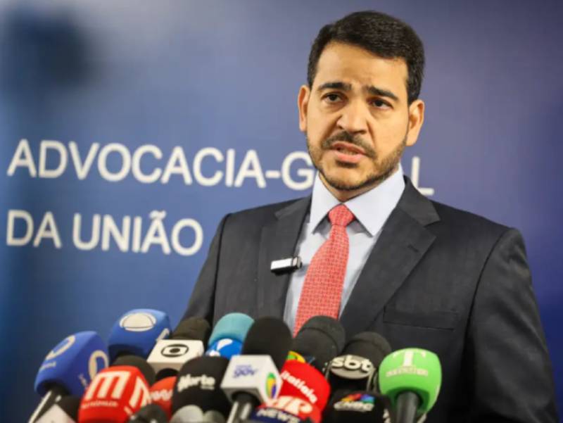 AGU pede que Meta exclua chatbots que promovem erotização infantil