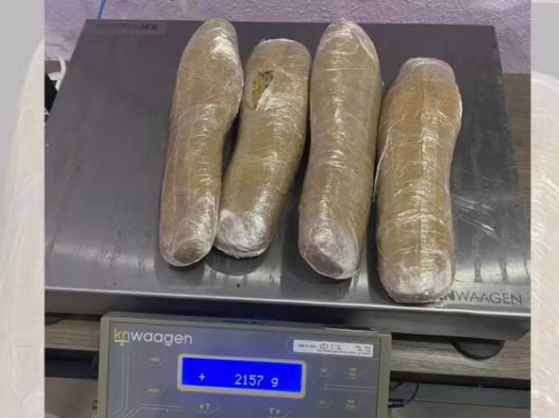 Casal boliviano é preso com droga em sapatos em Santa Cruz do Rio Pardo