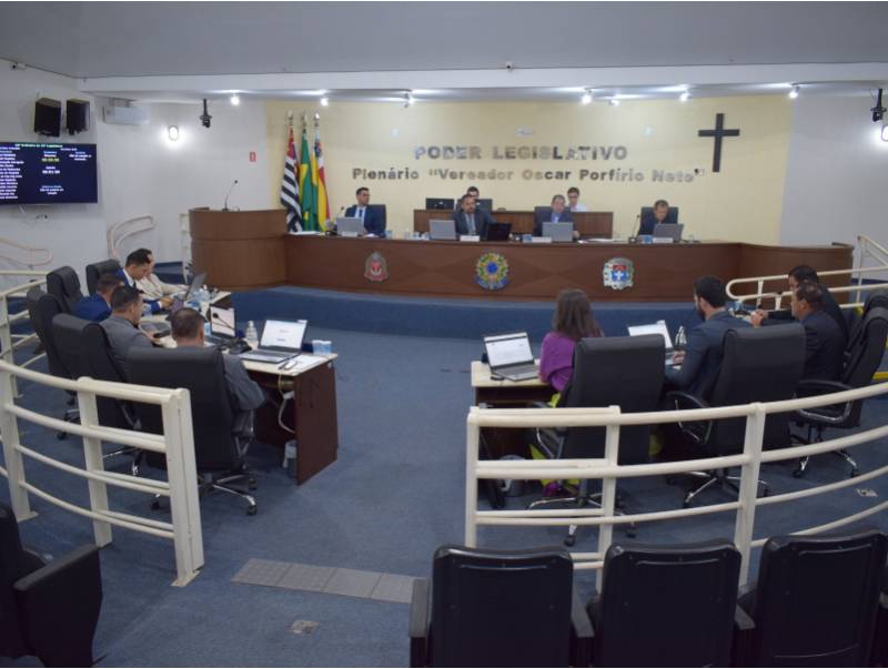 Vereadores aprovaram 24 requerimentos com questionamentos ao Prefeito Antian
