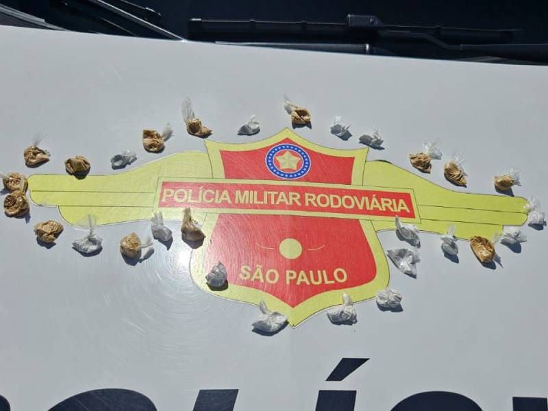 Homem é flagrado desenterrando cocaína próximo à rodovia e acaba preso em Assis