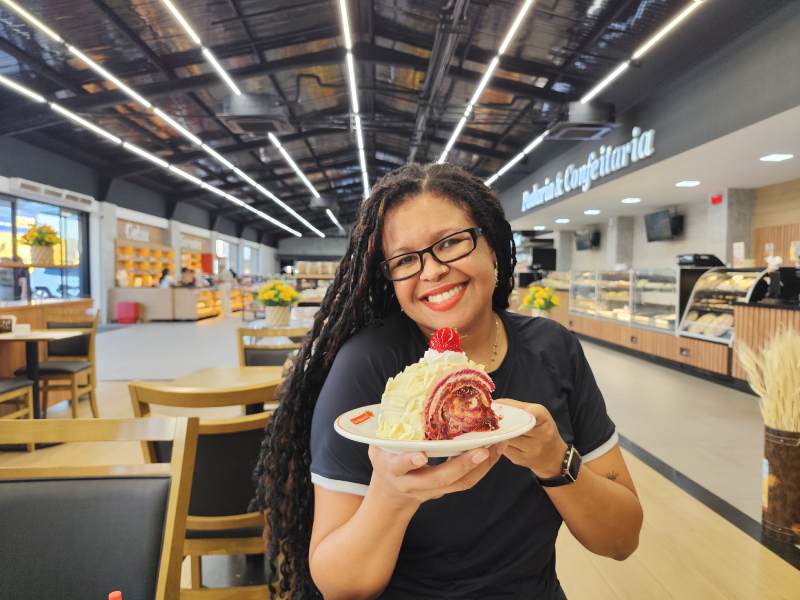 Sexta-feira na Padaria São Marcos traz novidades em rocamboles, pizzas e cardápio à la carte