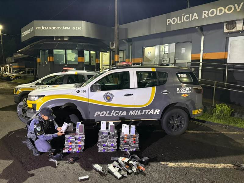 Polícia Rodoviária apreende 342 Iphones em fundo falso de caminhão em Santa Cruz do Rio Pardo