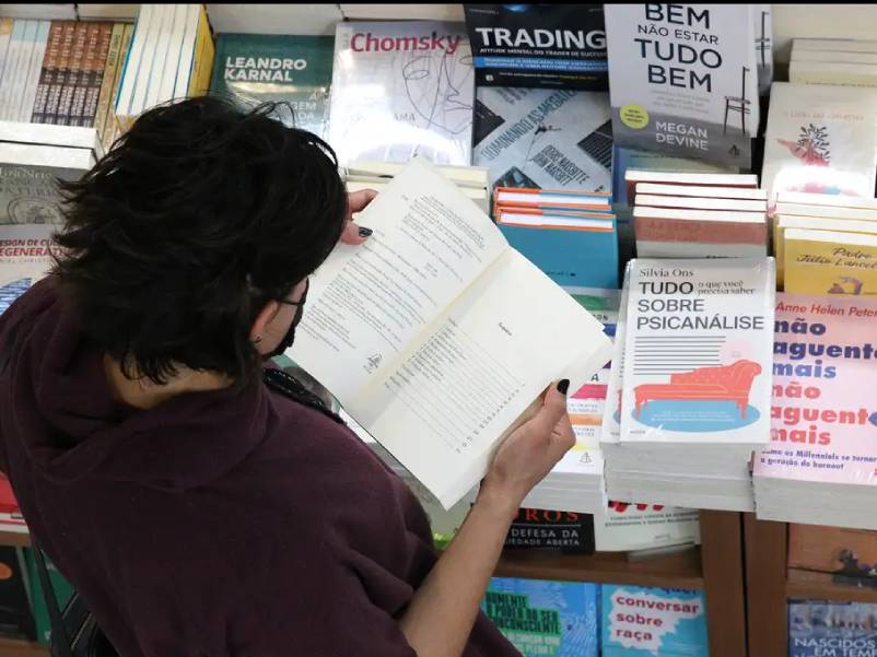 Setor editorial e de livros registra expansão de 13% entre 2023 e 2025