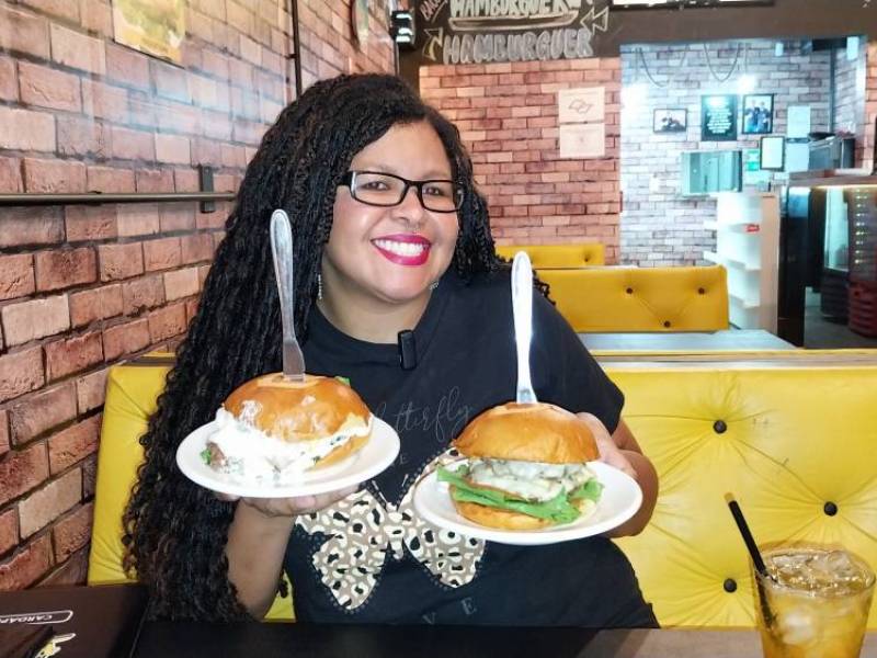 É impossível resistir aos lanches deliciosos do Bulhões Smash Burger!