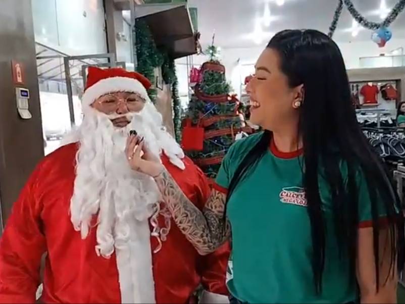 Chegada do Papai Noel na Calcevest Mega Loja