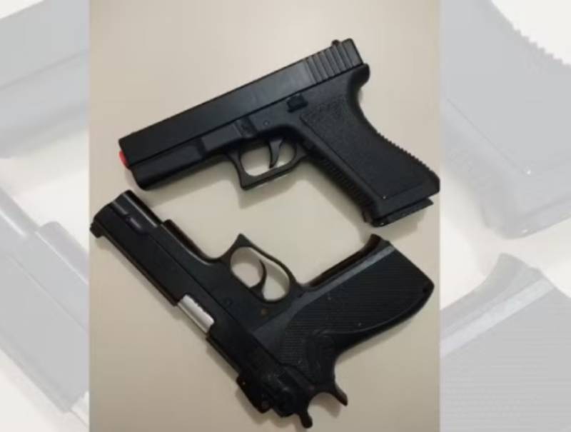Polícia apreende réplicas de armas com estudantes perto de escola em Vera Cruz