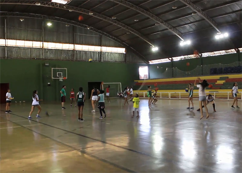 Basquete transforma a vida de meninas em Paraguaçu Paulista