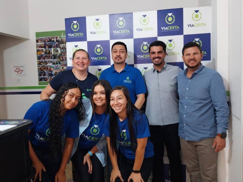 Via Certa de Paraguaçu Paulista recebe a visita do CEO da franquia Via Certa, Décio Marchi Júnior