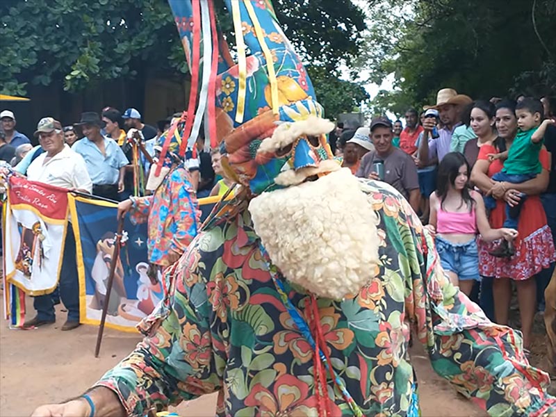Mais de 3 mil pessoas prestigiaram a tradicional Folia de Santos Reis no distrito de Sapezal
