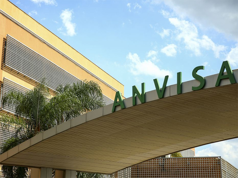 Anvisa recebe novas ameaças por vacinação de crianças contra covid-19