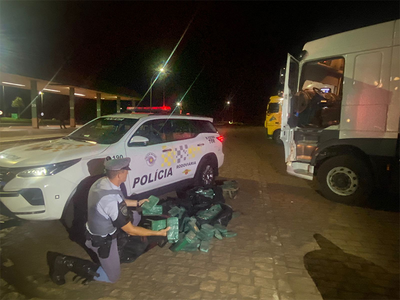 Polícia Rodoviária prende indivíduo com mais de 300 quilos de cocaína em Santa Cruz do Rio Pardo