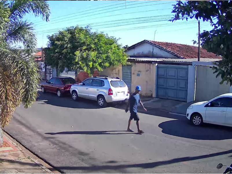 Câmeras de segurança registram furto de bicicleta no Jardim Tênis Clube, em Paraguaçu Paulista