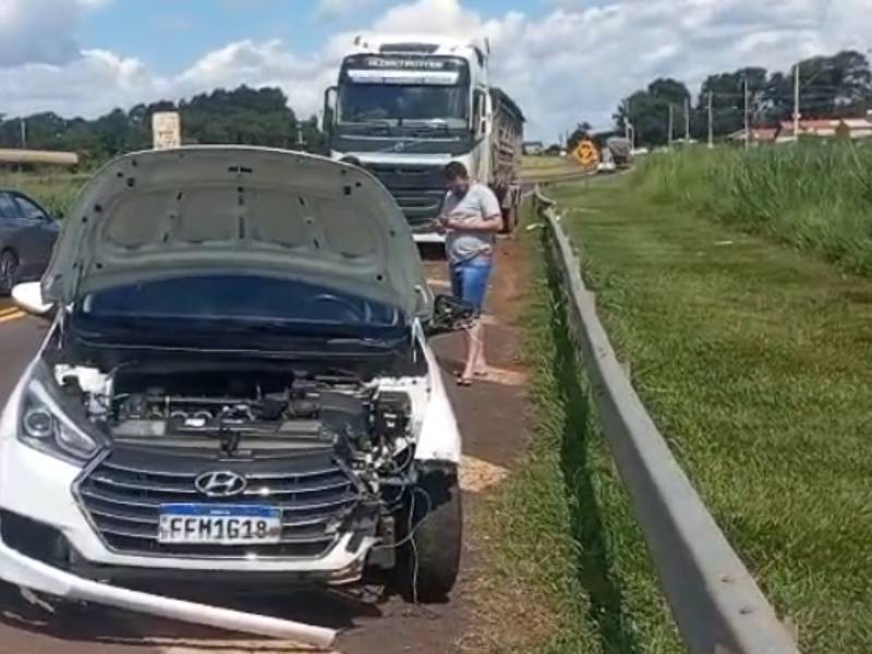 Acidente envolve carro e caminhão em rodovia que cruza Paraguaçu Paulista