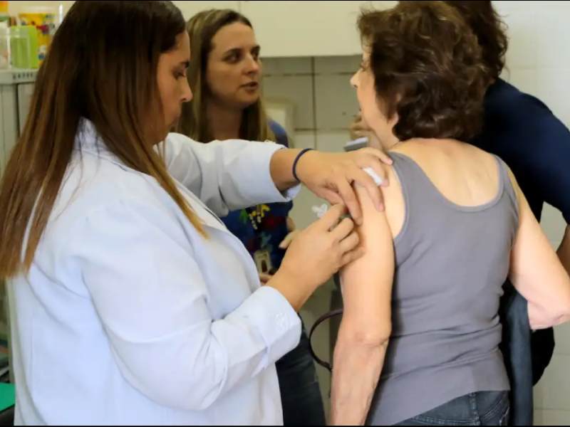 SUS amplia cobertura da vacina Pneumo 20 para maiores de 85 anos