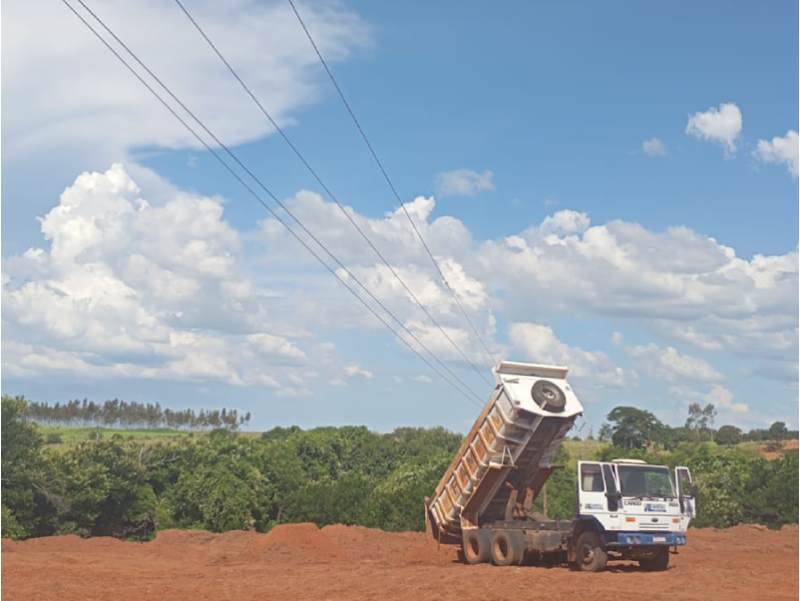 Energisa dá orientações para evitar acidentes com máquinas agrícolas e caminhões próximas à rede