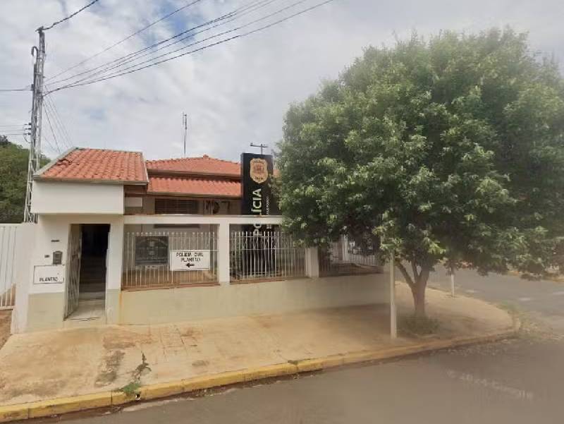 Homem descumpre medida protetiva e é preso com a irmã após ameaças a ex-mulher em Bariri