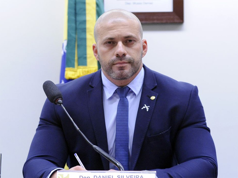 Deputado Daniel Silveira se recusa a usar tornozeleira eletrônica
