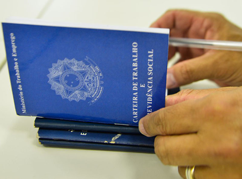Número de trabalhadores empregados sobe em outubro em todo País