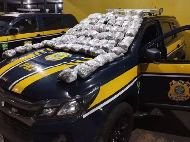 Homem é preso transportando 45 quilos de skank no porta-malas do carro em rodovia de Ourinhos