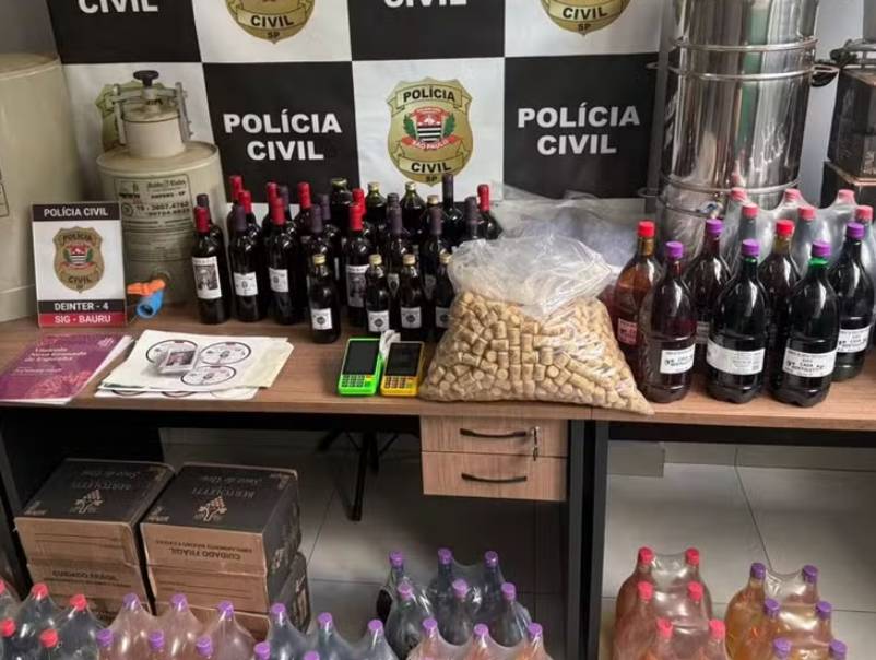 Polícia Civil fecha fábrica clandestina de bebidas em Bauru; dono é preso em flagrante