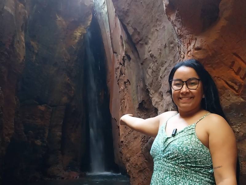 Conheça a Fenda e viva a experiência de admirar uma cachoeira dentro de um cânion