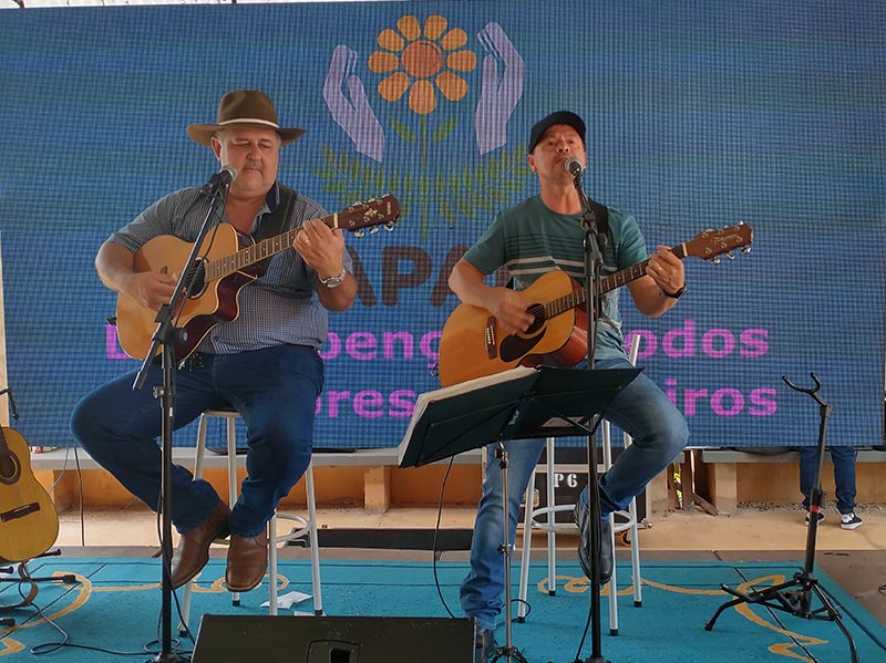 FOTOS - Almoço Sertanejo e Leilão de Gado da APAE