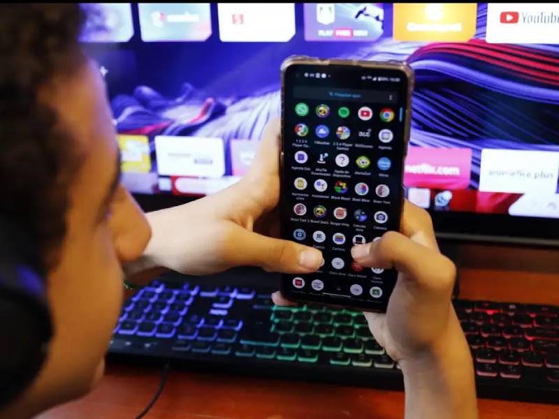 Especialistas alertam que crianças não podem ser produto das redes