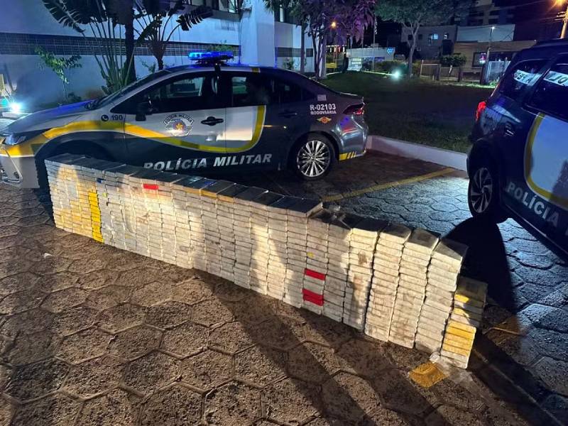 Meia tonelada de cocaína é apreendida em carga de extrato de tomate no interior de SP
