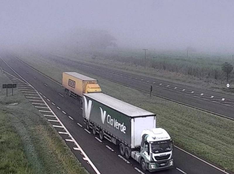 Entrevias orienta os motoristas para os cuidados ao dirigir em dias de neblina
