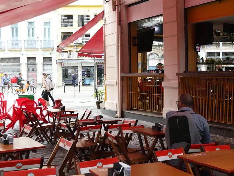 Mais da metade dos bares e restaurantes operou sem lucro em novembro