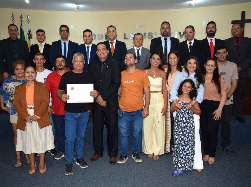 Câmara parabeniza a Associação de Vôlei Master por campanha do bem