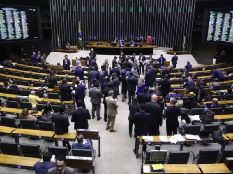Câmara aprova projeto que amplia número de deputados federais